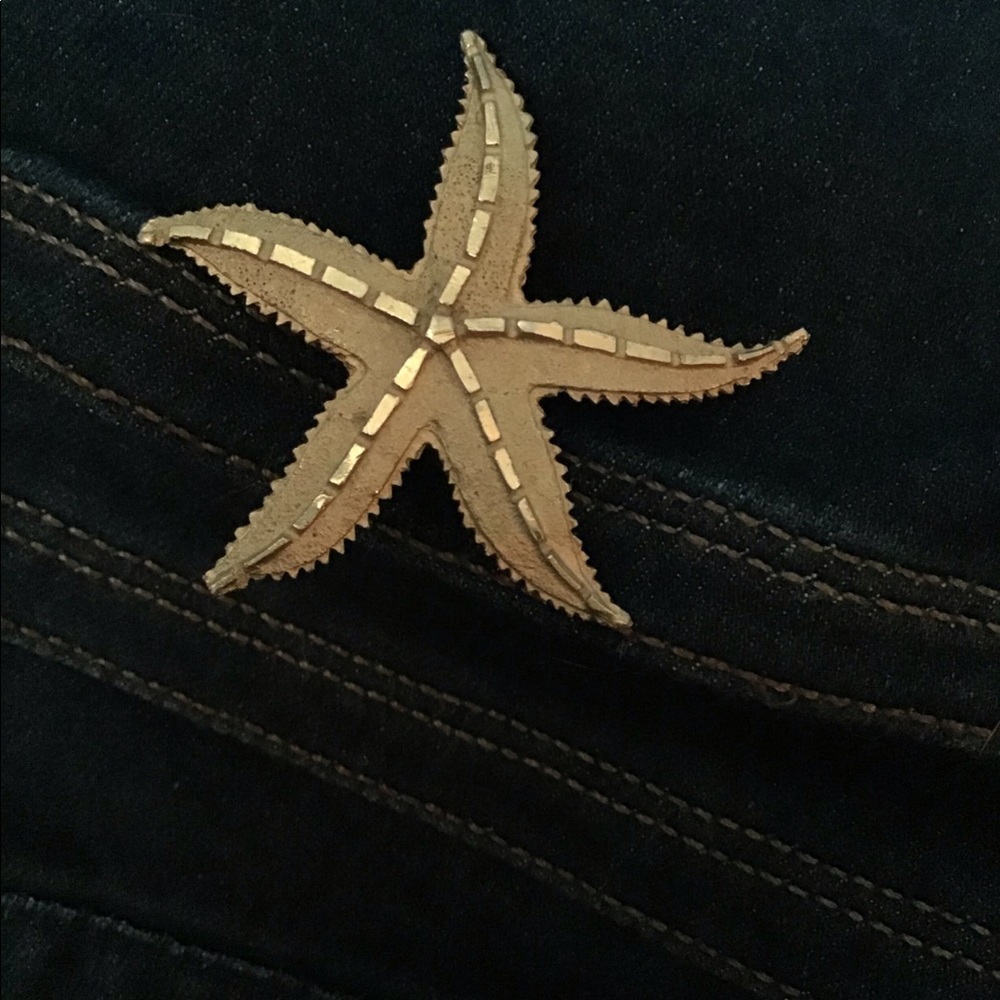 Gold Tone Starfish Pin